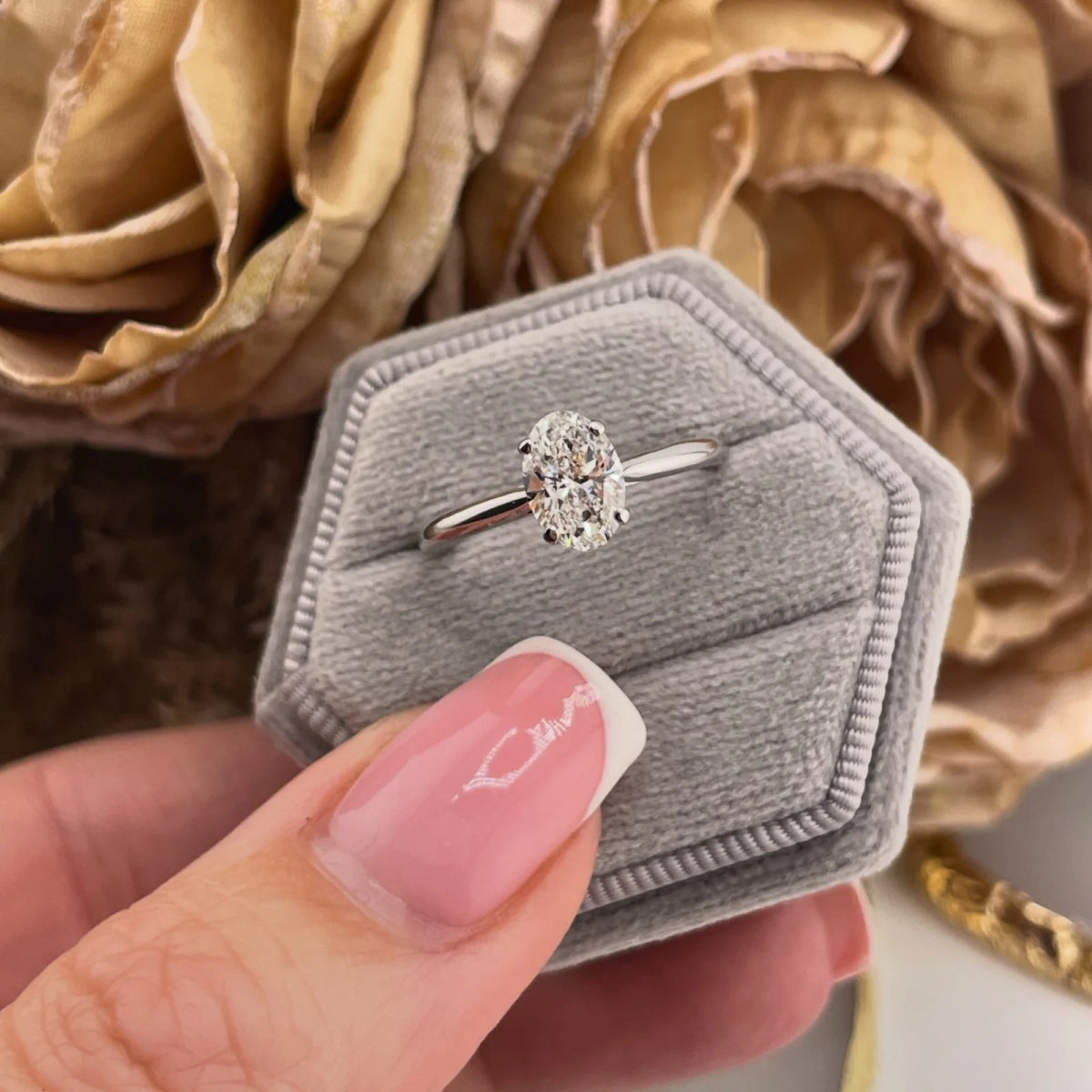 18ct White Gold 1.00ct Lab Grown Diamond Oval Cut Engagement Ring - Samuel Perry