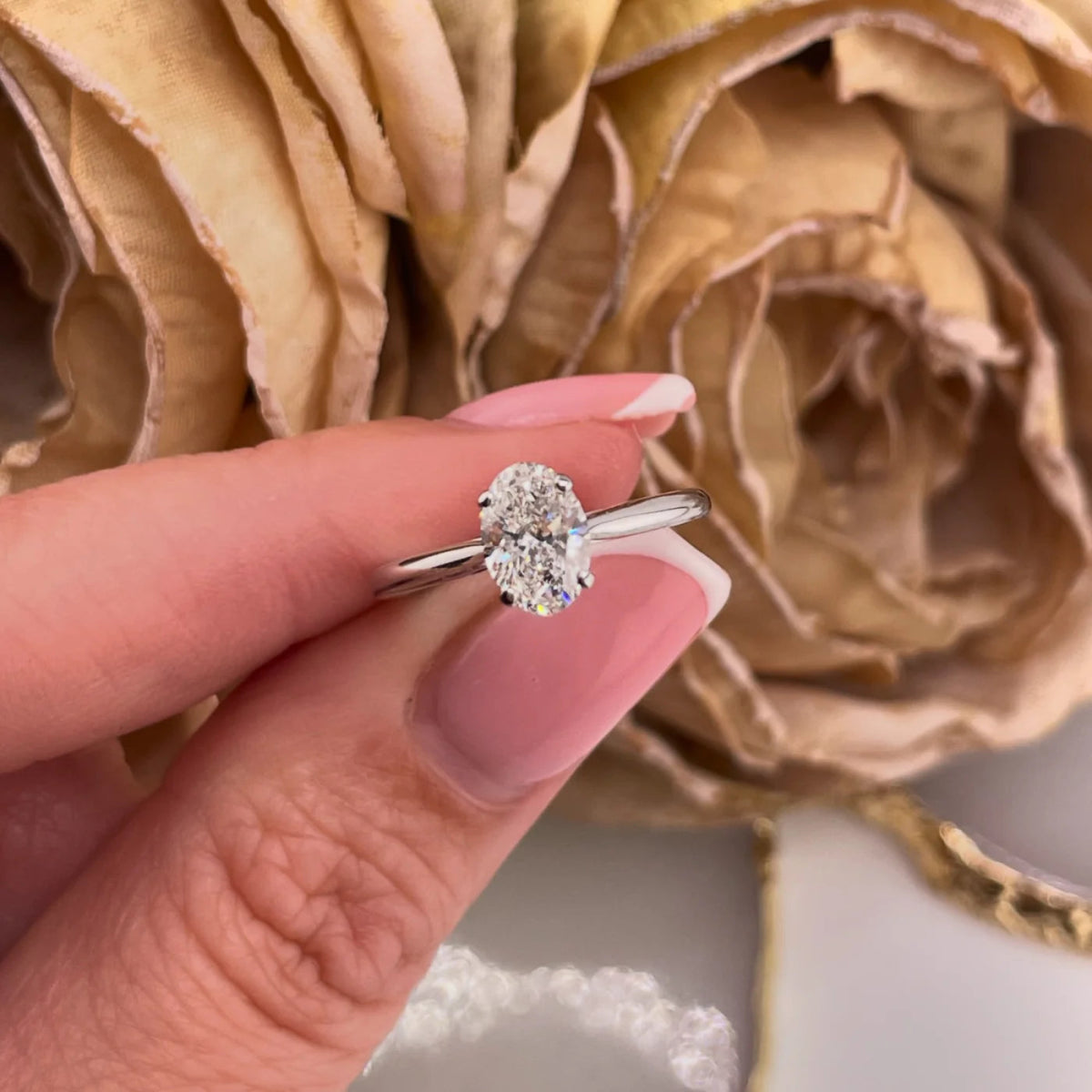 18ct White Gold 1.00ct Lab Grown Diamond Oval Cut Engagement Ring - Samuel Perry