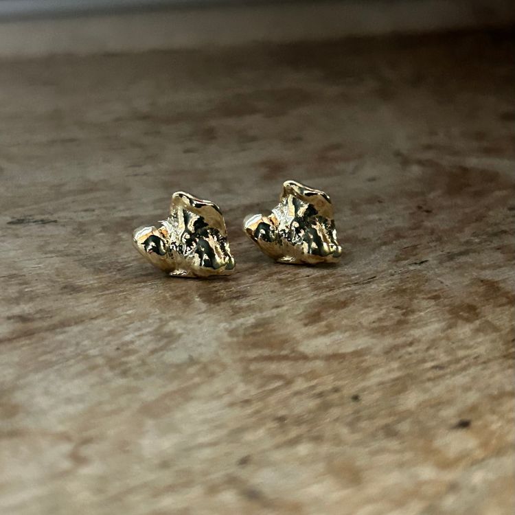 9ct Yellow Gold Water Cast Heart Stud Earrings - Samuel Perry