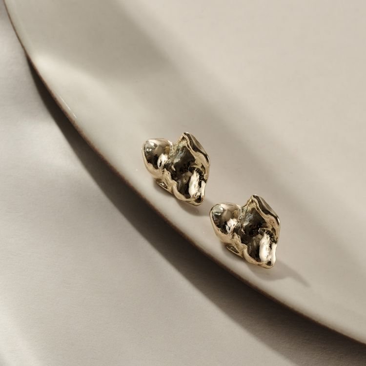 9ct Yellow Gold Water Cast Heart Stud Earrings - Samuel Perry