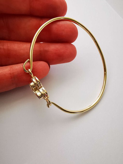 Heart Halo Memorial Hook Bangle in 9ct Yellow Gold - Samuel Perry