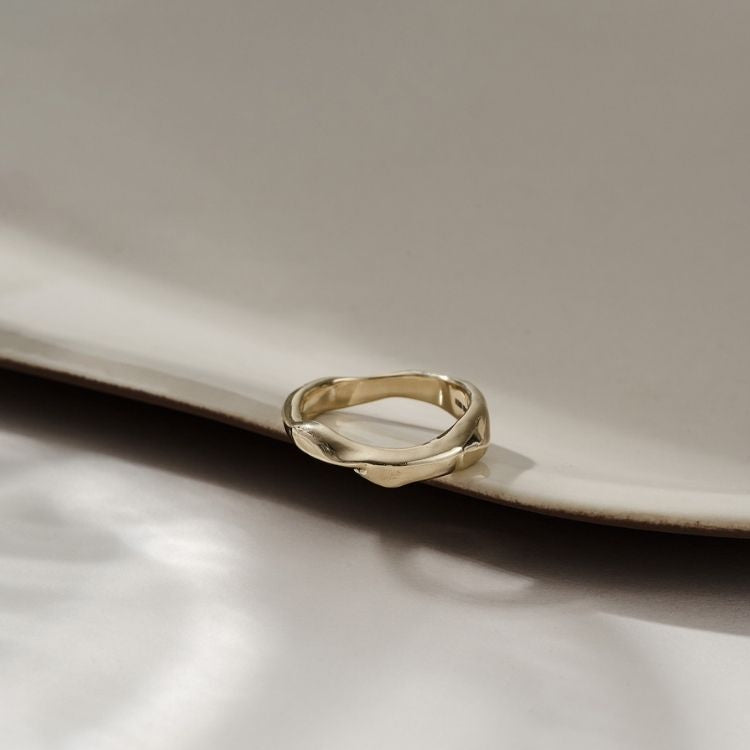 Molten 18ct Gold Ring - Small - Samuel Perry
