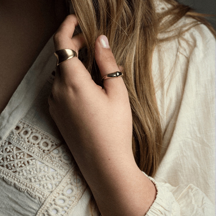 Molten 18ct Gold Ring - Small - Samuel Perry