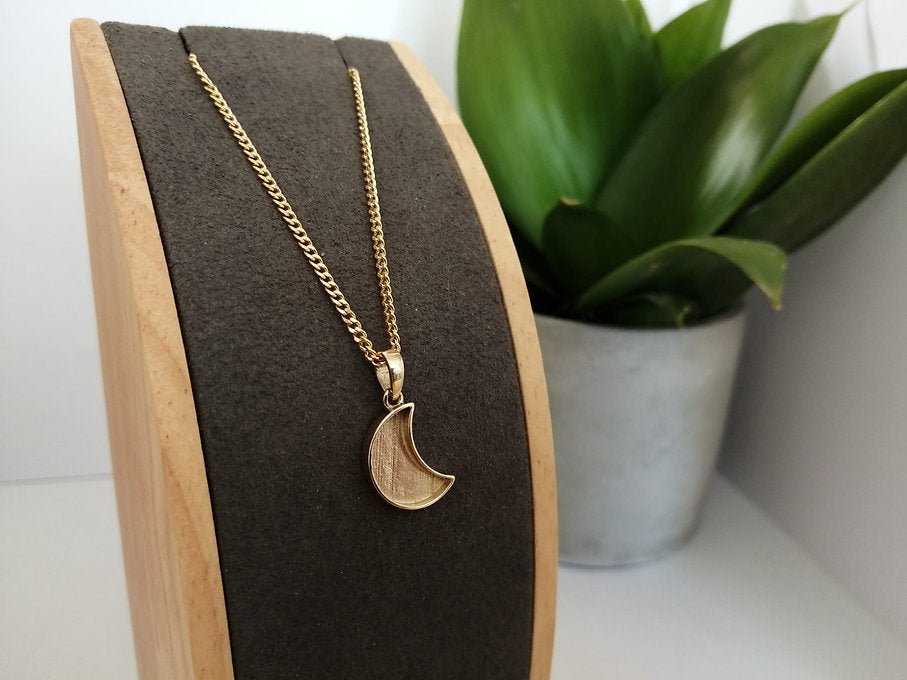 Moon Memorial Necklace in 9ct Yellow Gold - Samuel Perry