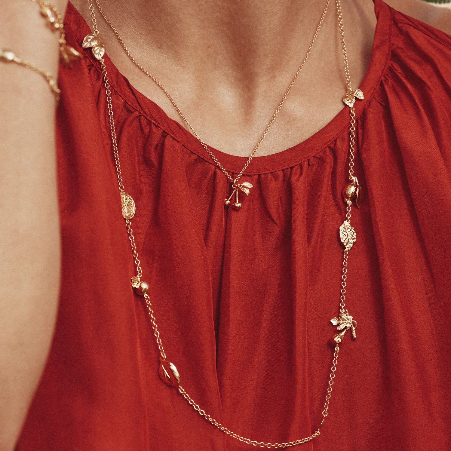 Small & Sweet Cherry Necklace Gold Plated - Samuel Perry