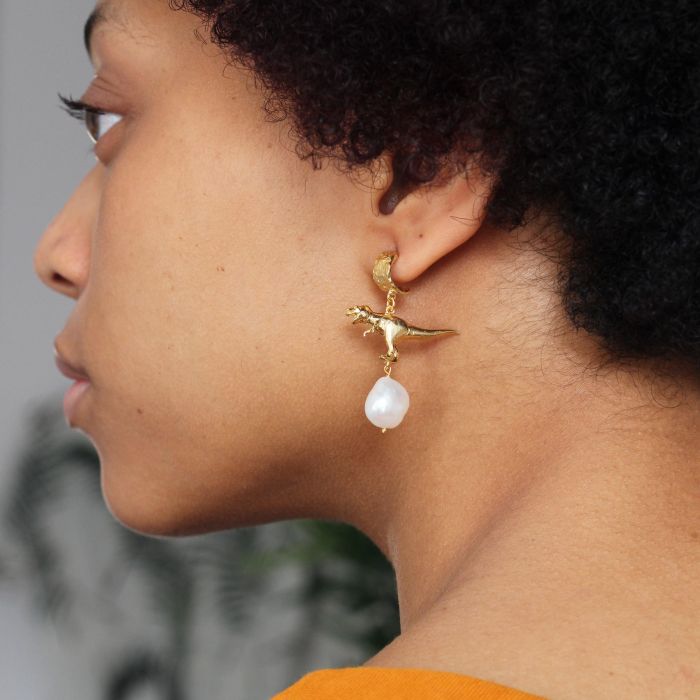 Alex Monroe Sterling Silver GP Bark Huggie Earrings with Tyrannosaurus Rex & Baroque Pearl - Samuel Perry