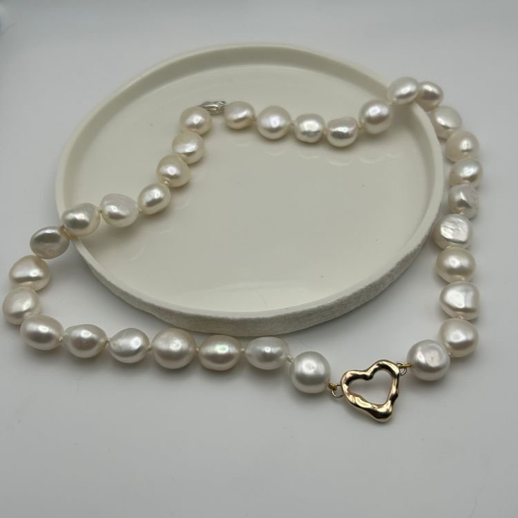 Cultured pearl and 9ct Yellow Gold Molten Heart Choker - Samuel Perry