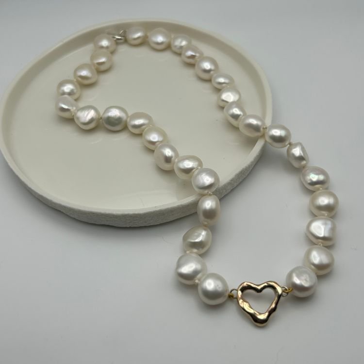 Cultured pearl and 9ct Yellow Gold Molten Heart Choker - Samuel Perry