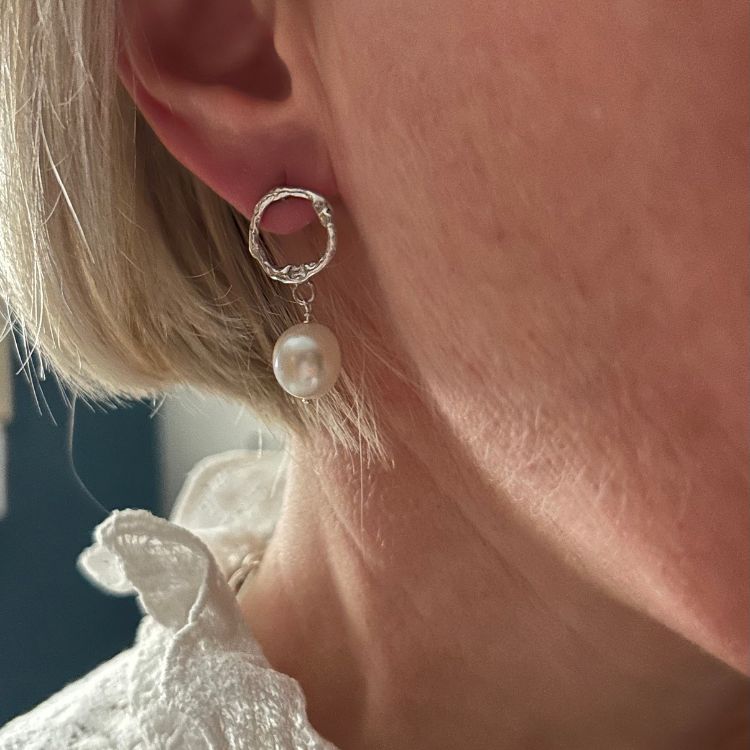 Molten Halo Gold Pearl Drop Earrings - Samuel Perry